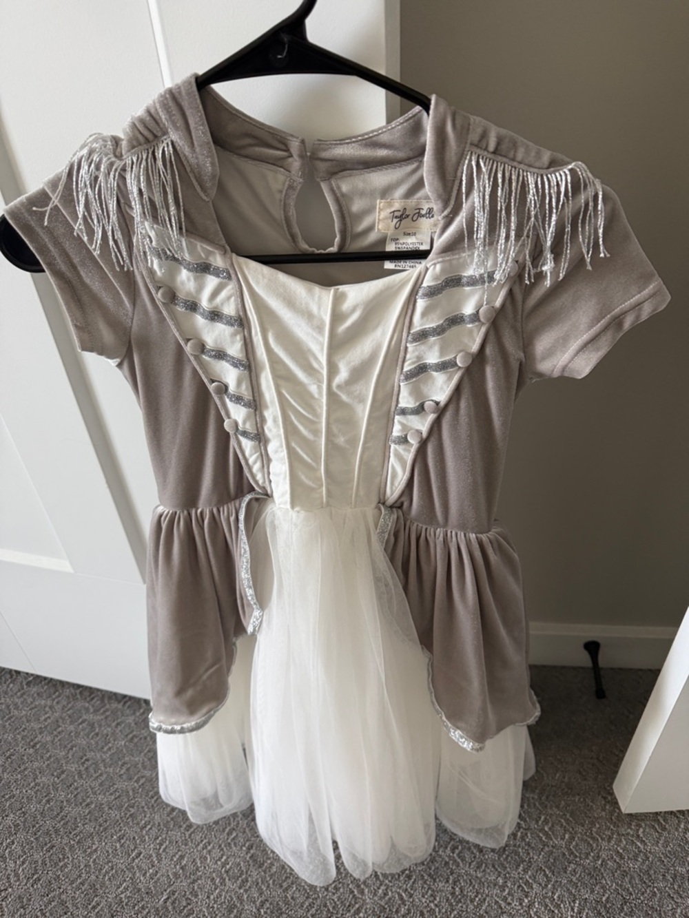 Size 10 Taylor Joelle, Taylor swift dress. Worn twice. Minimal wear at most.